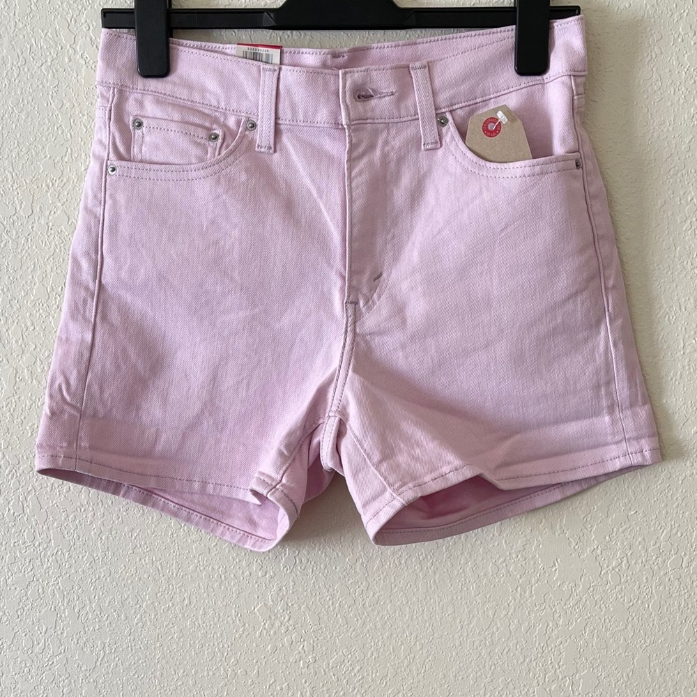 NWT! Levi’s Mid Rise Pastel Pink Shorts!